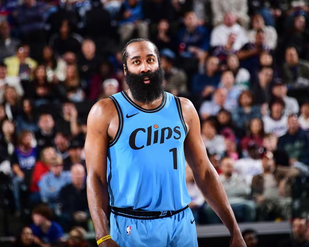 xingkong-关于哈登连续十二场比赛得分超过爆冷，湖人不断突破！比赛高潮迭起的信息-xingkong